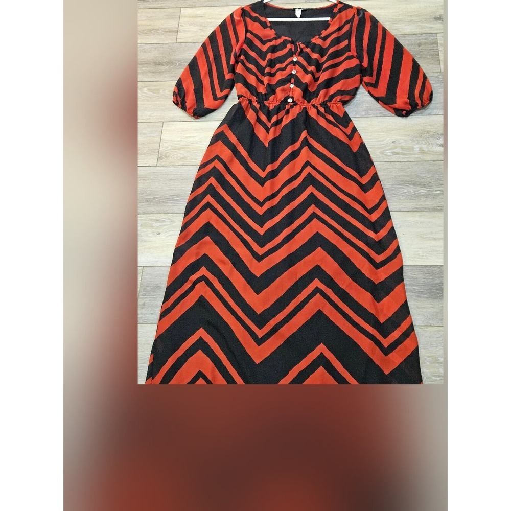 Expresso Chevron Stripe Red and Black Maxi Dress Size Medium